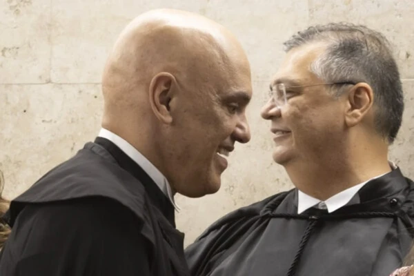 Alexandre de Moraes e Flávio Dino