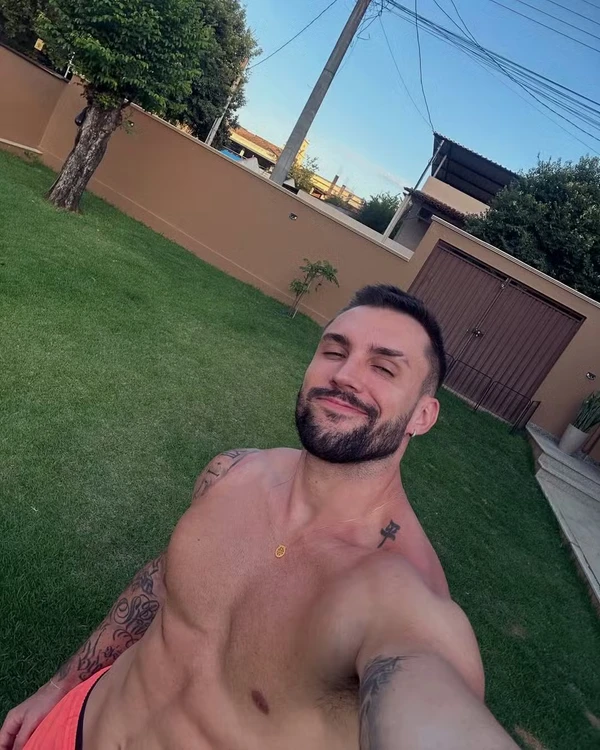 Arthur Picoli por Reprodução/Instagram