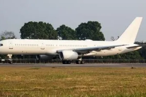Avião sem identificação do governo dos EUA chega ao Brasil
