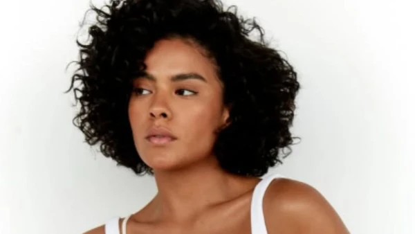 Bella Campos por Reprodução