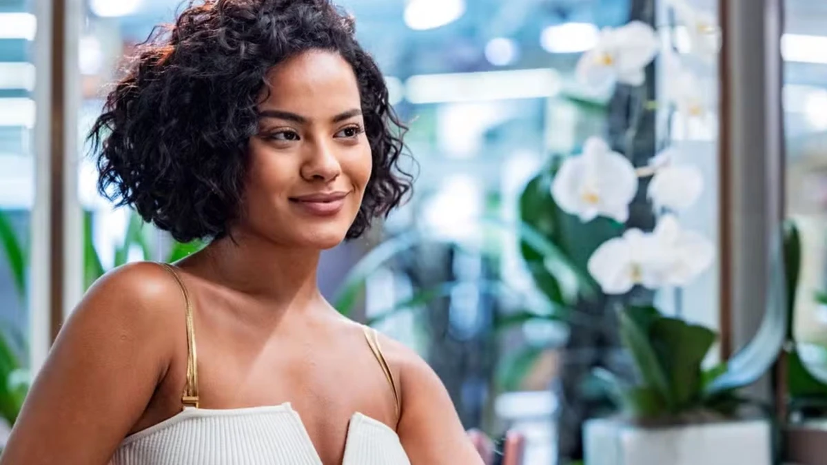 Bella Campos por Reprodução