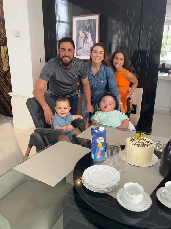 Bruna e Gabriel Massa são pais de Noah e Davi  por Acervo pessoal