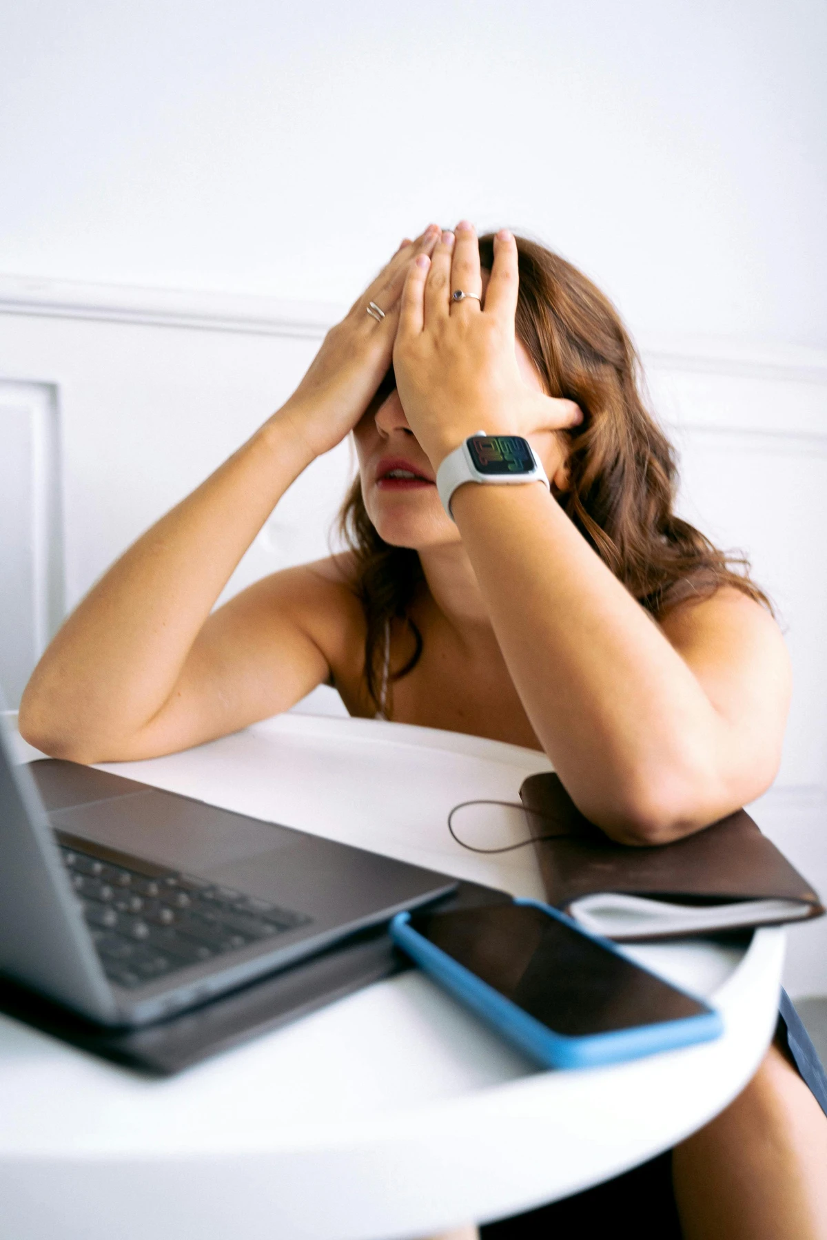 Cansaço sensorial é uma das consequências do uso excessivo de telas  por FreePik / Pexels