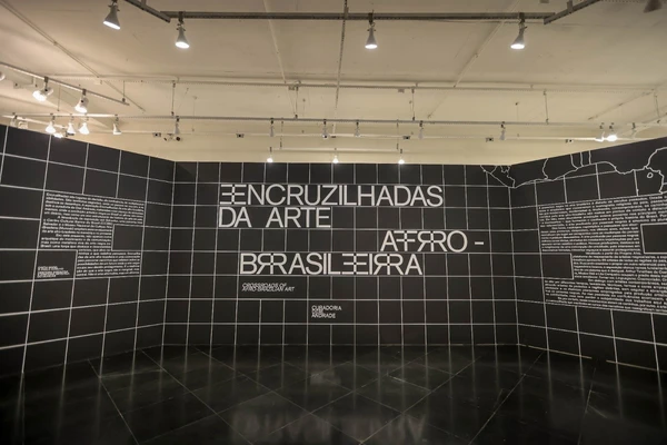 Exposição Encruzilhadas da Arte Afro-Brasileira