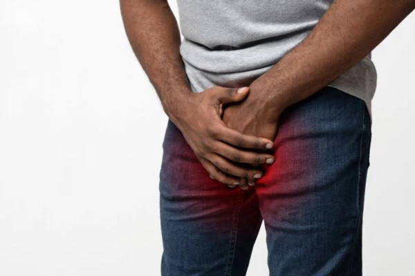 O quadro de torção testicular é mais frequente em crianças e adolescentes, especialmente até a puberdade, e requer intervenção médica