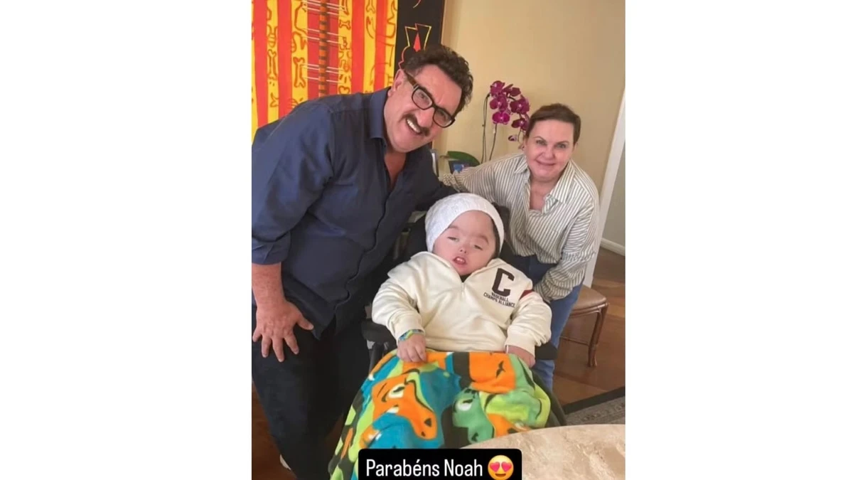 Ratinho celebra aniversário do neto com hidrocefalia e emociona nas redes; 'Nosso anjinho' por Reprodução/Redes Sociais