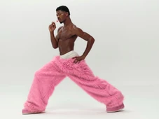 Imagem - VÍDEO: Lil Nas X é hospitalizado após ser flagrado andando seminu pelas ruas de Los Angeles