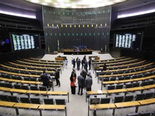 Imagem - Em votação simbólica, Câmara aprova urgência do projeto de lei que amplia isenção do IR