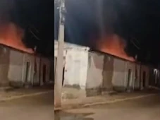 Imagem - Mulher é agredida por irmão e tem casa incendiada após discussão no sudoeste da Bahia