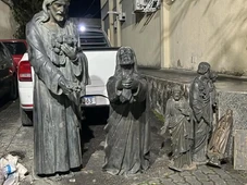 Imagem - Polícia prende suspeitos que transportavam artes sacras em caminhão de entulho