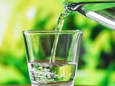 Imagem - Saiba por que beber água, café e chá está ligado a maior longevidade