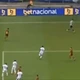 Imagem - Gandula age rápido em lance decisivo do Bahia e viraliza: 'Craque do jogo'