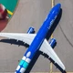 Imagem - Passageiro faz striptease bizarro em aeroporto e deixa viajantes chocados