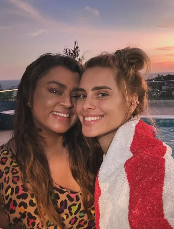 Carolina Dieckmann resgata momentos com Preta Gil em homenagem ao primeiro mês sem a cantora por Reprodução/Instagram