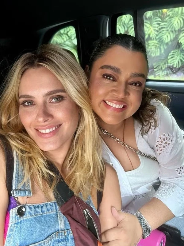 Carolina Dieckmann resgata momentos com Preta Gil em homenagem ao primeiro mês sem a cantora por Reprodução/Instagram