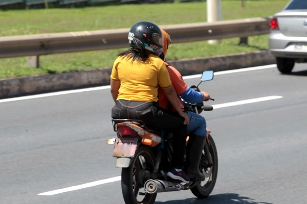 Cerca de 500 mil proprietários de veículos em débito com o IPVA na Bahia, dos quais 289 mil são motociclistas