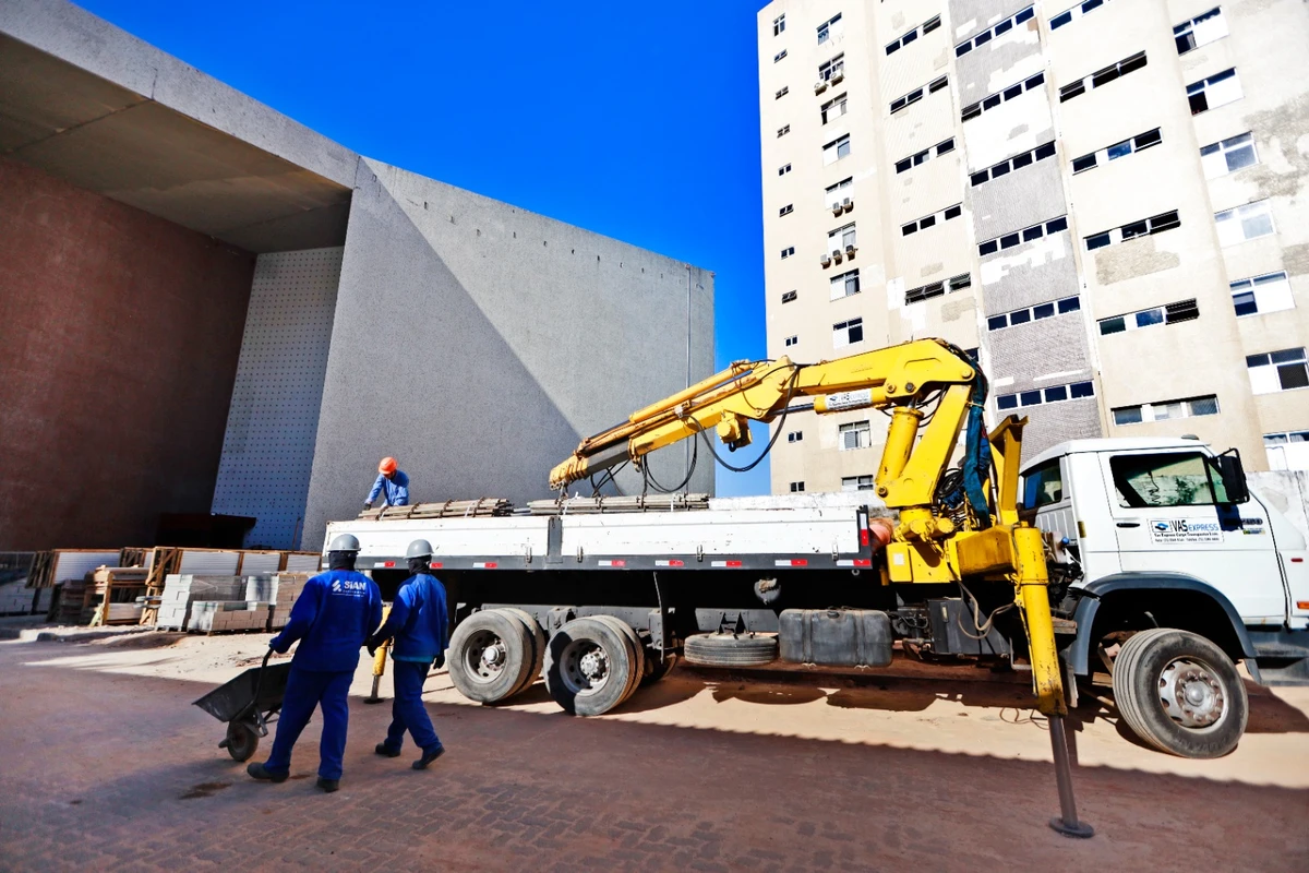 Obras no TCA
