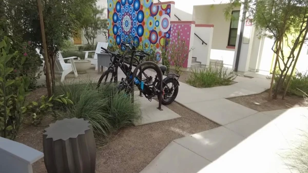 Um bairro com design europeu recria o conceito de vilarejo e aposta em um futuro sem automóveis