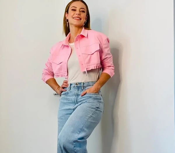 Jeans Wide leg por Reprodução | Rede Sociais