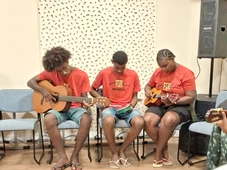 Imagem - Projeto abre 140 vagas gratuitas para aulas de violão, teclado e moda em Salvador
