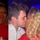 Imagem - Cariúcha e filho de Gugu são flagrados aos beijos em festa; veja vídeo