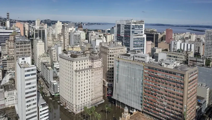 Imagem - Prefeitura abre concurso para professor com salários de até R$ 6.990,44