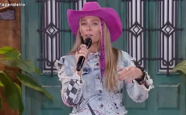 Adriane Galisteu no comando de 'A Fazenda'