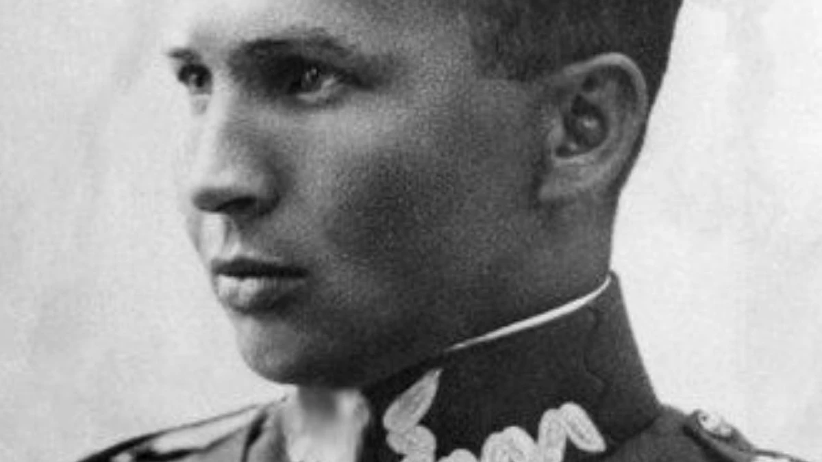 András Toma jovem durante a Segunda Guerra Mundial por  Wikimedia Commons 
