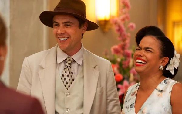 Dita (Jeniffer Nascimento) e Candinho (Sergio Guizé) em "Êta mundo melhor!" por Globo/Reprodução
