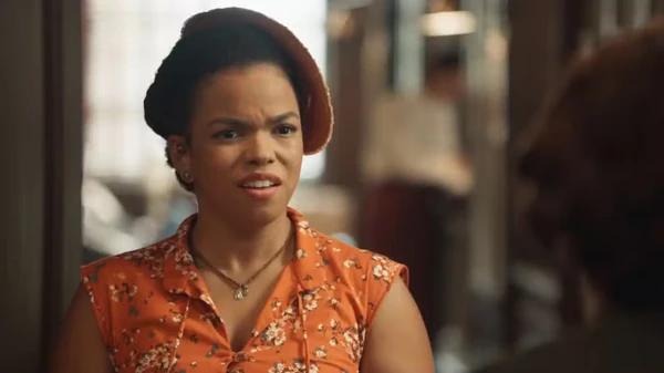 Dita (Jeniffer Nascimento) em "Êta mundo melhor!" por Globo/Reprodução