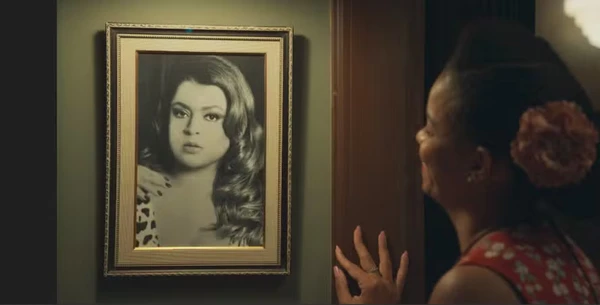 Dita (Jeniffer Nascimento) na homenagem a Preta Gil em "Êta mundo melhor!" por Globo/Reprodução