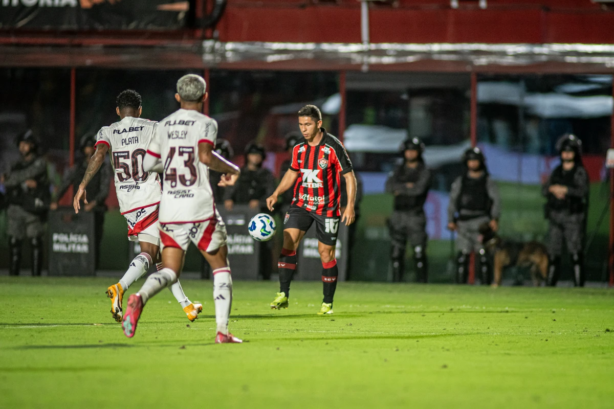 Vitória e Flamengo se enfrentaram no Barradão no primeiro turno da Série A 2025
