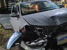Imagem - VÍDEO: Motorista foge de blitz e invade praça na Pituba