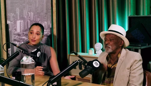 Camila Pitanga corrige Mano Brown e reafirma identidade negra por Reprodução/YouTube