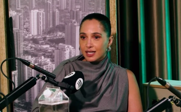 Camila Pitanga corrige Mano Brown e reafirma identidade negra por Reprodução/YouTube
