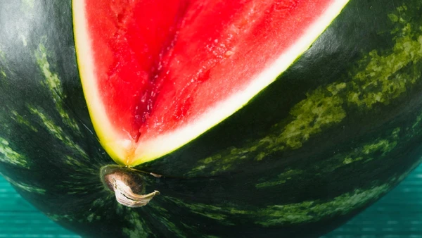 Descubra os benefícios escondidos na casca da fruta e aprenda a usá-la