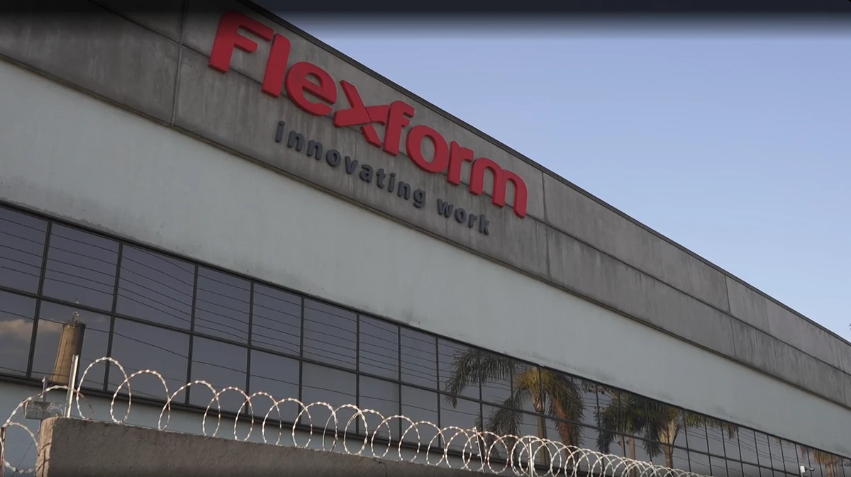 Fábrica da Flexform por Reprodução