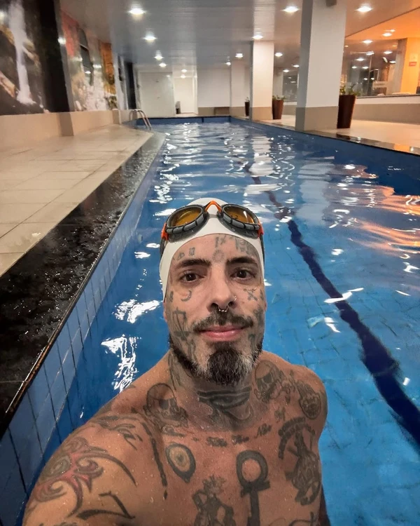 Tico Santa Cruz por Reprodução/Instagram