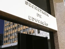Imagem - Concurso para professor substituto tem salários de até R$ 6,4 mil