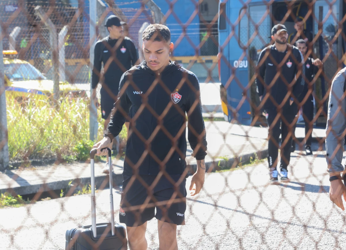 Desembarque do Vitória em Salvador após derrota por 8 a 0  por Marina Silva/CORREIO
