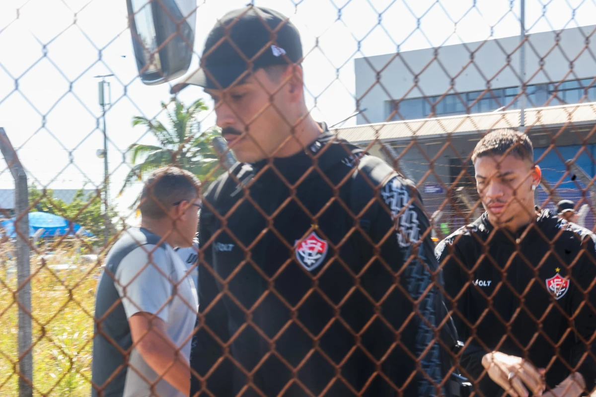 Desembarque do Vitória em Salvador após derrota por 8 a 0  por Marina Silva/CORREIO
