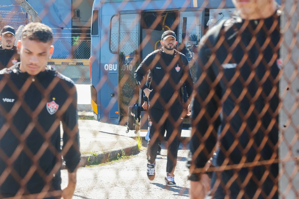 Desembarque do Vitória em Salvador após derrota por 8 a 0  por Marina Silva/CORREIO