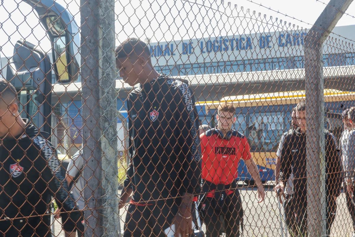 Desembarque do Vitória em Salvador após derrota por 8 a 0  por Marina Silva/CORREIO