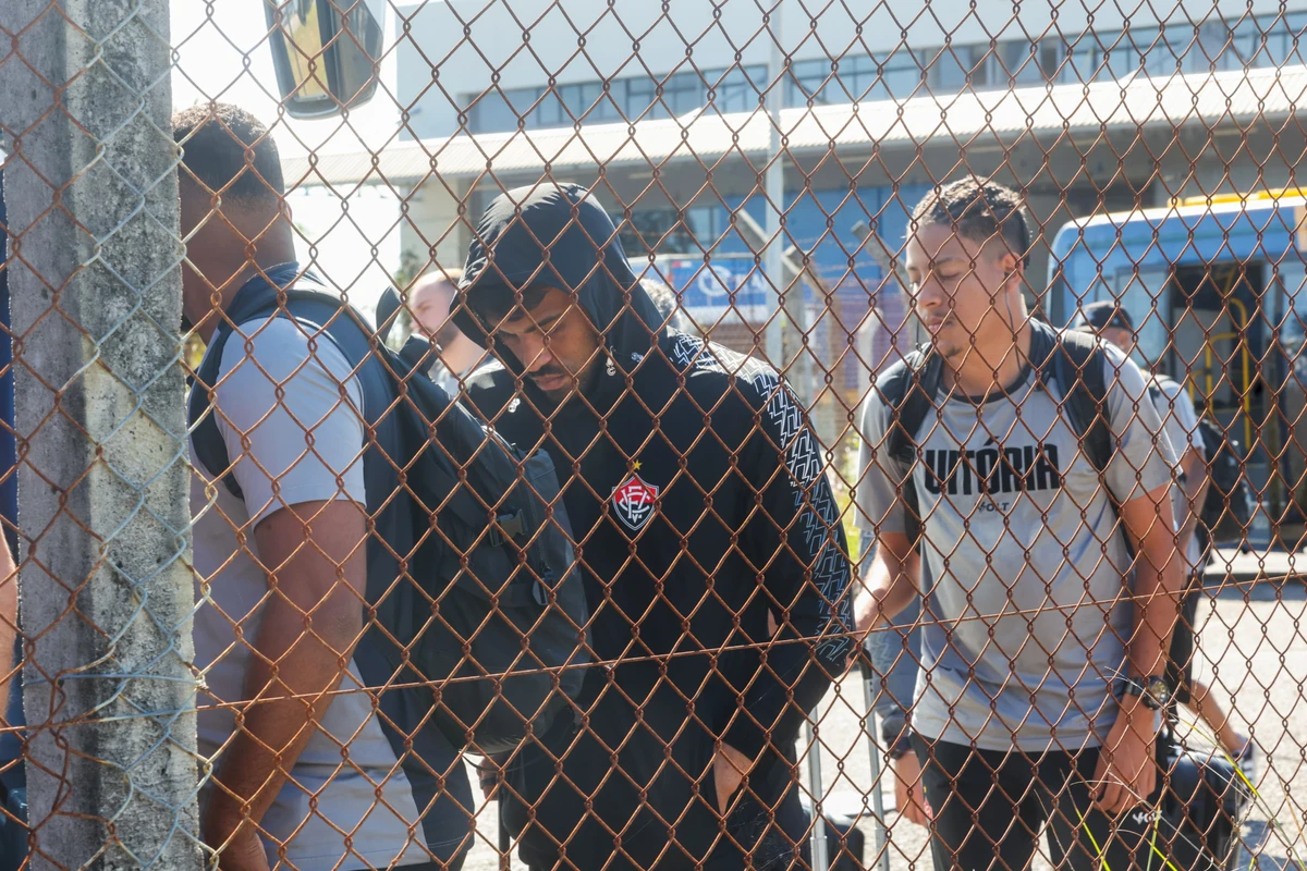 Desembarque do Vitória em Salvador após derrota por 8 a 0  por Marina Silva/CORREIO
