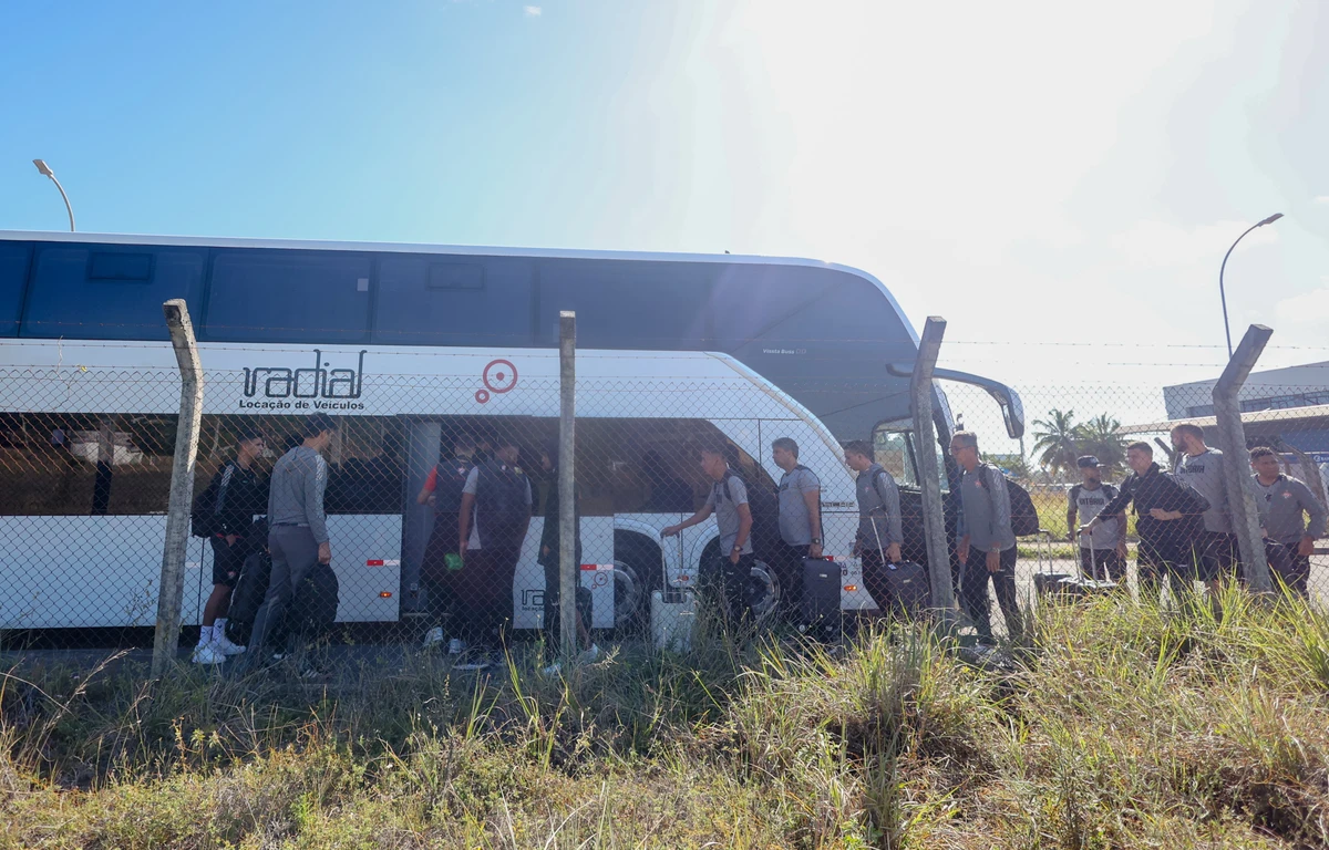 Desembarque do Vitória em Salvador após derrota por 8 a 0  por Marina Silva/CORREIO