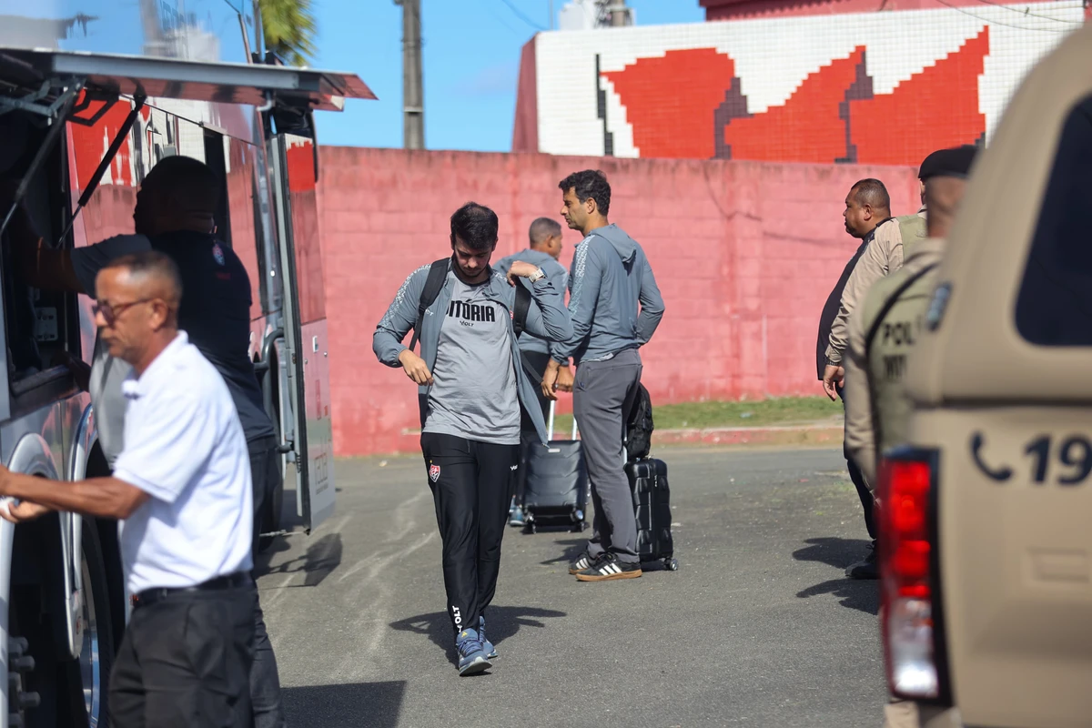 Desembarque do Vitória em Salvador após derrota por 8 a 0  por Marina Silva/CORREIO