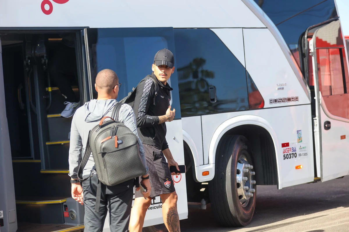 Desembarque do Vitória em Salvador após derrota por 8 a 0  por Marina Silva/CORREIO