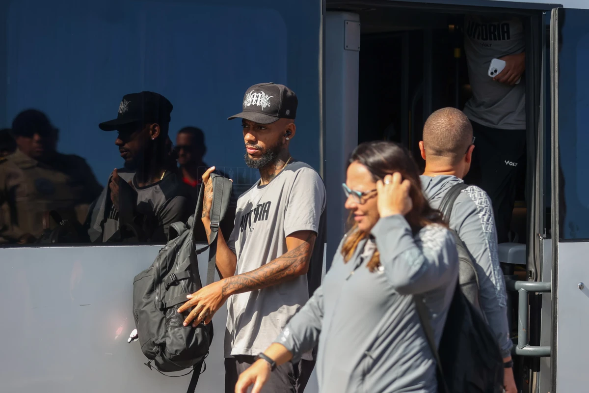 Desembarque do Vitória em Salvador após derrota por 8 a 0  por Marina Silva/CORREIO