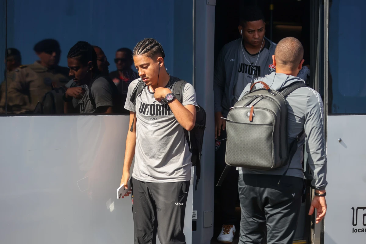 Desembarque do Vitória em Salvador após derrota por 8 a 0  por Marina Silva/CORREIO
