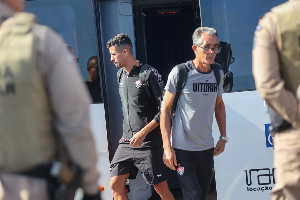 Desembarque do Vitória em Salvador após derrota por 8 a 0  por Marina Silva/CORREIO